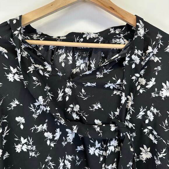 Torrid Georgette Tie Front Cold Shoulder Black Floral Blouse Womens Plus 1 - Picture 2 of 13